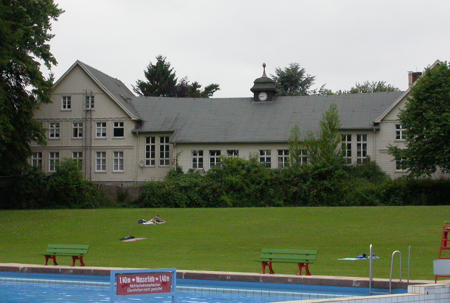 Villa Froschloch vom Freibad aus fotografiert