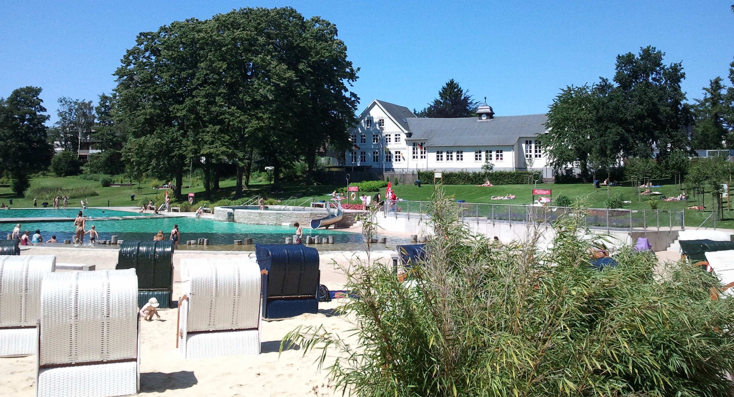 Freibad Froschloch mit Strandkörben